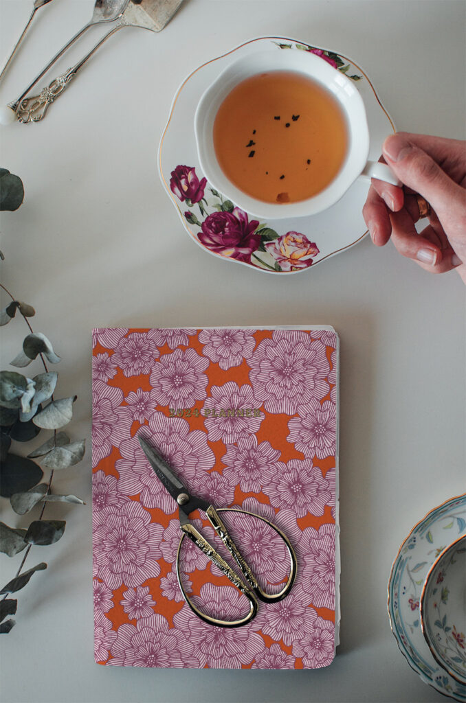 Lineart flower notebook in red and purple by Atelier Danielle